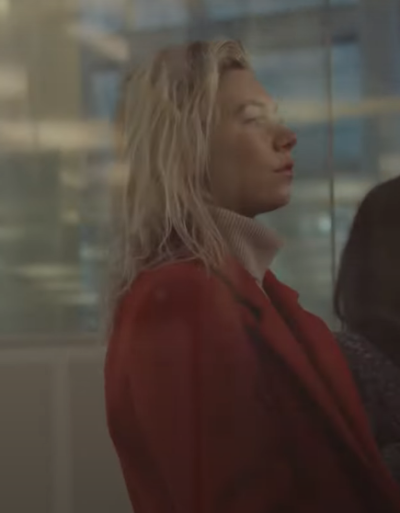 pieces of a woman vanessa kirby red coat