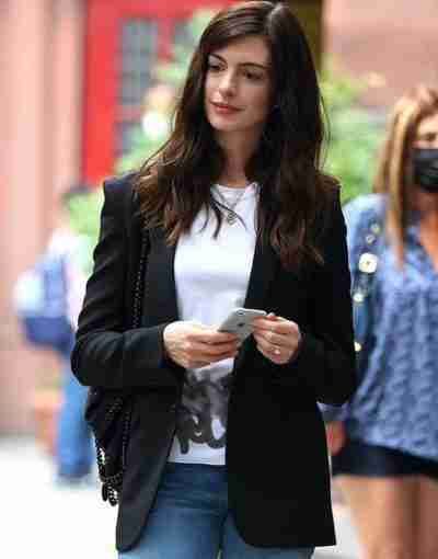 WeCrashed 2022 Anne Hathaway Black Blazer
