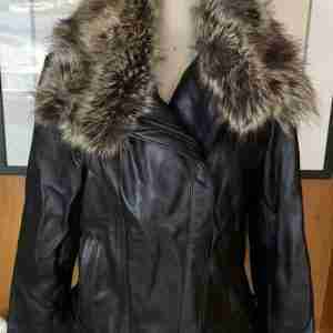 Women Pelle Asymmetrical Leather Jacket