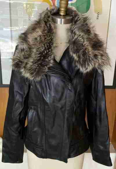 Women Pelle Asymmetrical Leather Jacket