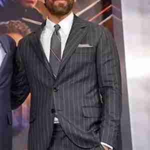 Ryan-Reynolds-The-Adam-Project-Grey-Suit