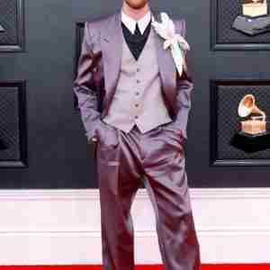 Grammy 2022 Finneas Blazer