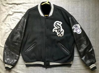 Black-MLB-Team-Chicago-White-Sox-Varsity-Jacket.-1