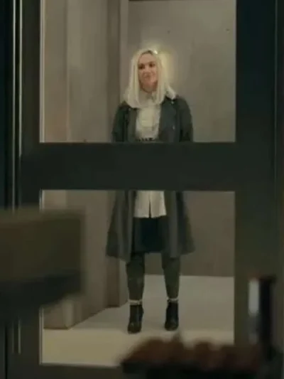 Camille L’Espanaye The Fall of the House of Usher Black Coat
