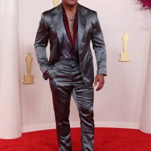Oscar 2024 Dwayne Johnson Suit