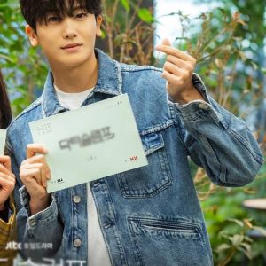 Doctor Slump Park Hyung-sik Denim Jacket